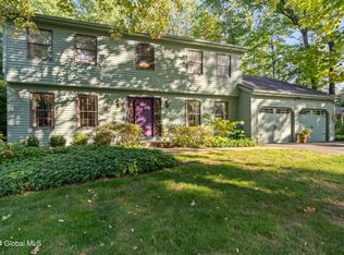 37 Berkshire Dr W, Clifton Park, NY 12065