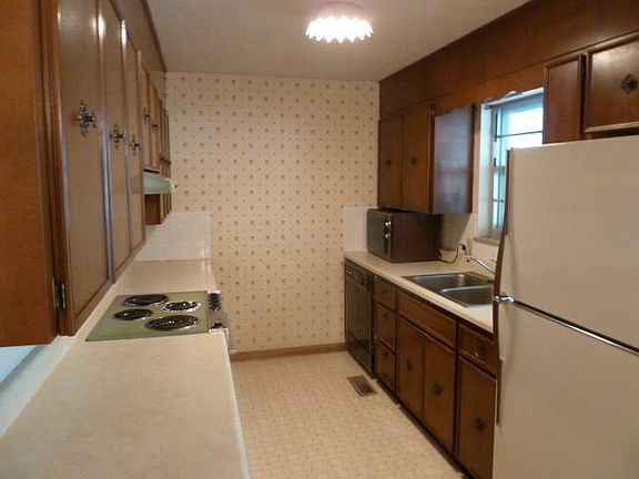 3rd image of 7329 Palmyra Dr