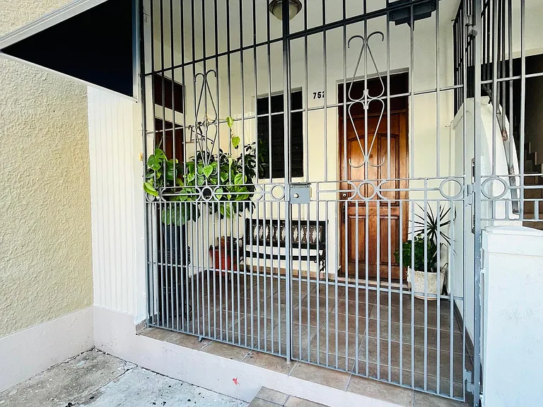 752 Avelino Vicente #B1 — Photo 5