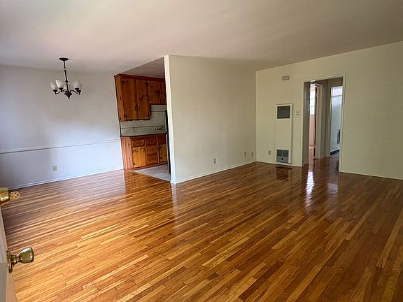 2nd image of 4464 Hazeltine Ave APT 2A