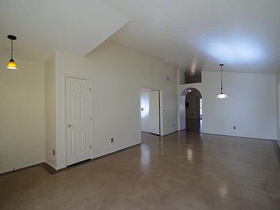 5th image of 9133 E Elderberry St