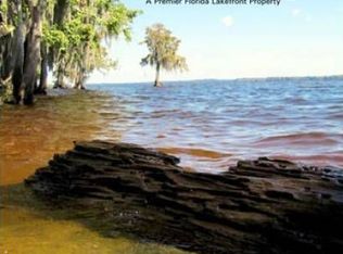 350 Clifton Rd, Crescent City, FL 32112