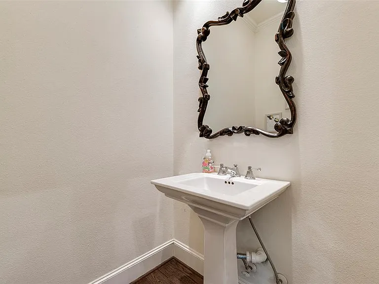1418 Yakimo Dr — Photo 16