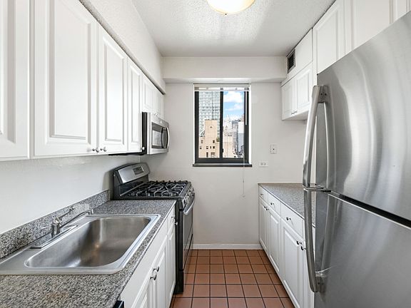 5th image of 360 E 57th St APT 16A
