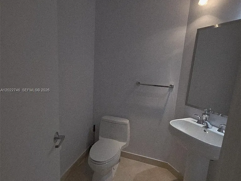 1060 Brickell Ave #2201 — Photo 35