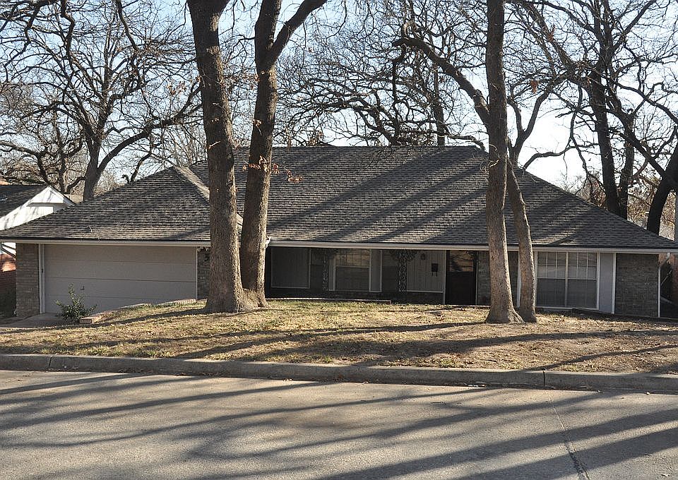 1st image of 3120 N Briarwood Ave