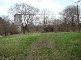 10724 Clear Lake Rd, Battle Creek, MI 49014