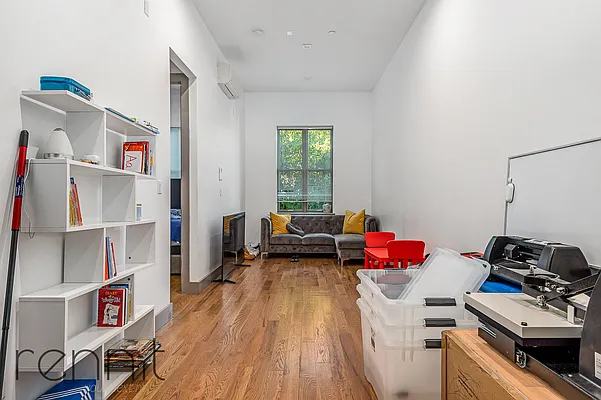 Rented by Rennit Inc. | media 2