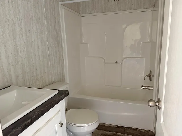 1006 Ashley Way — Photo 3