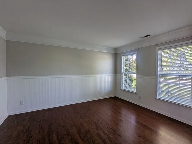 7894 Woodmere Dr — Photo 8