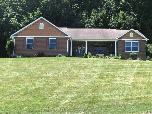 107 Schuyler Dr, Chittenango, NY 13037