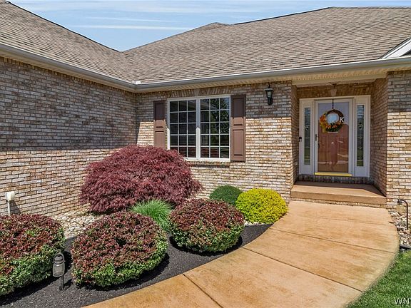 3rd image of 6182 Ranch View Dr N