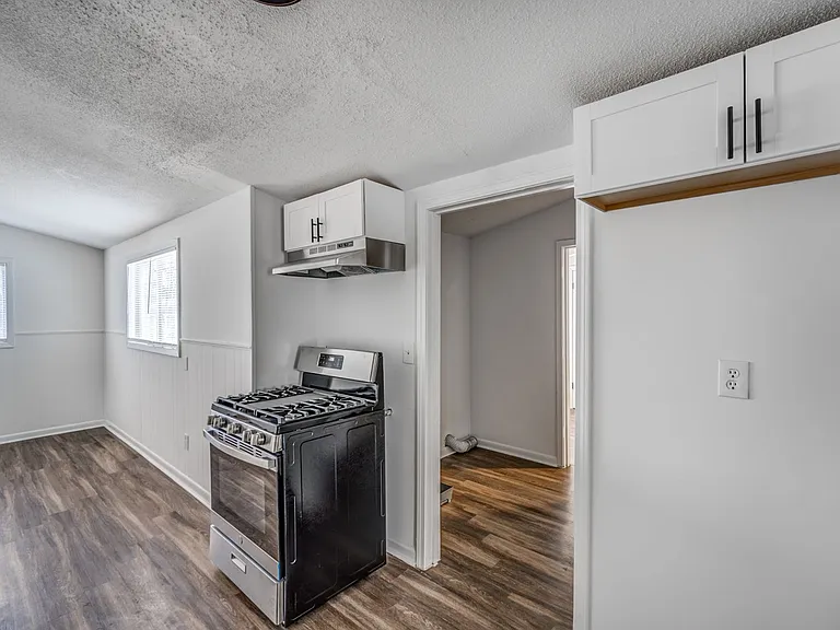 4980 Vickie Dr — Photo 6