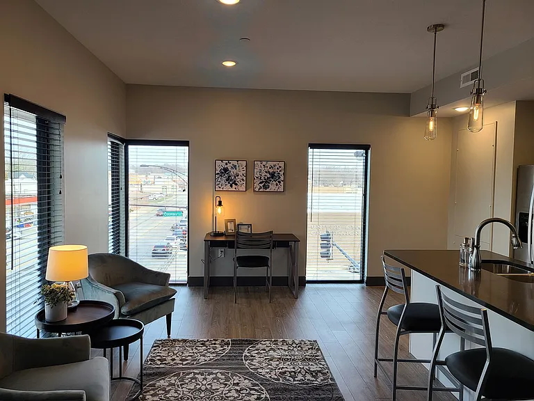 520 Neil — Photo 10