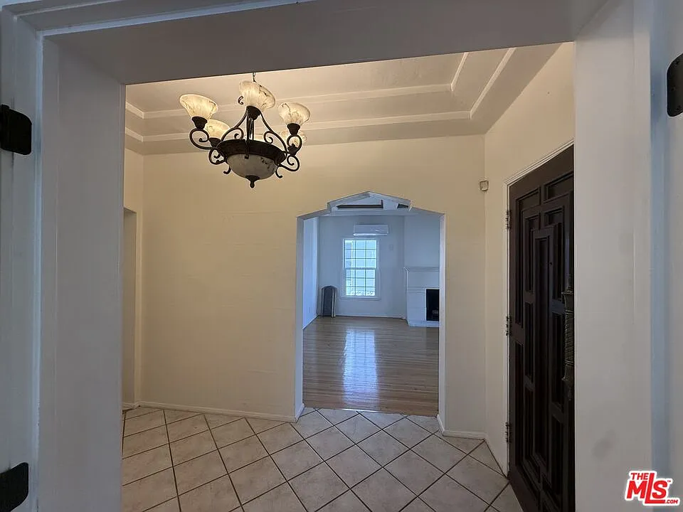 3 bed, 2.0 bath, $5,600 — Photo 3