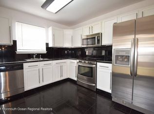 1705 Ridgeview Ct, Parlin, NJ 08859