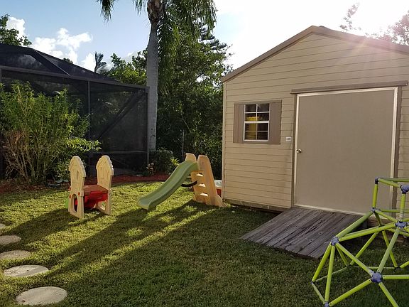 4th image of 1422 SW Irving Street