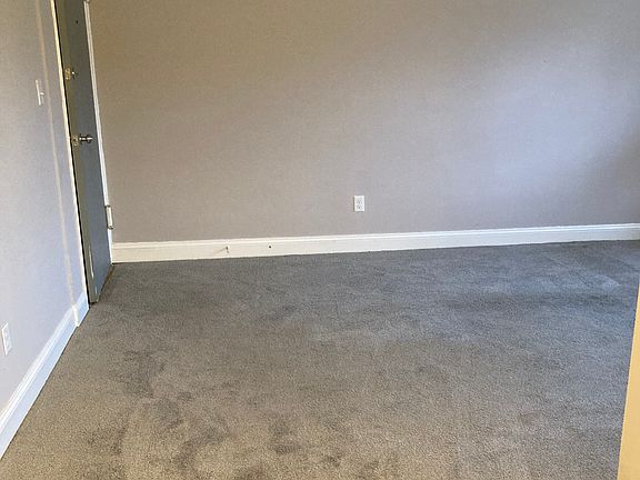 3rd image of 2305 Farrington Ave APT 303