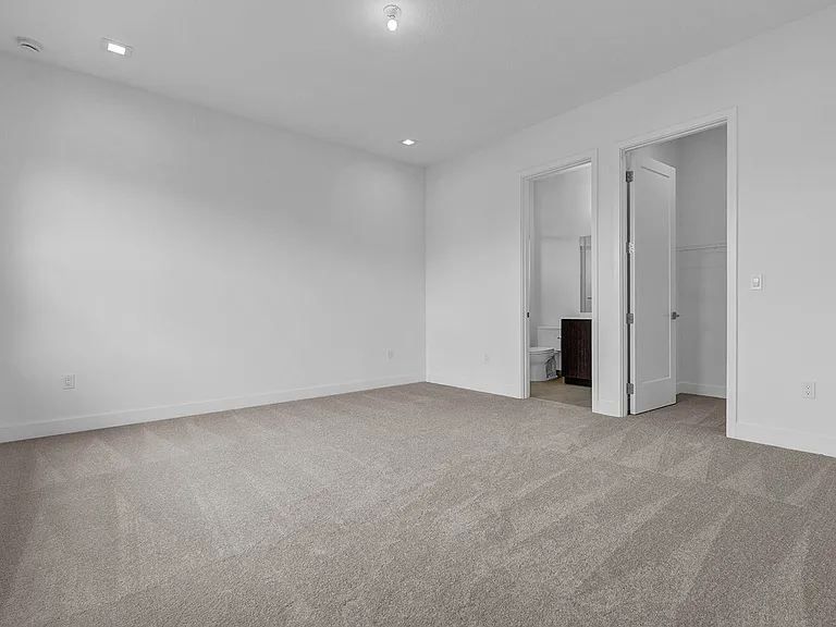 9523 Riverside Park Dr — Photo 32