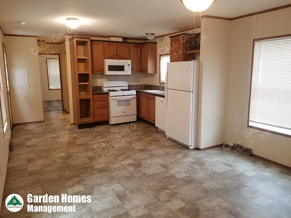105 Bayberry Ln