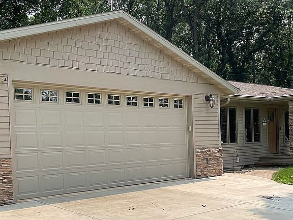 2nd image of 1202 Dakota Dr