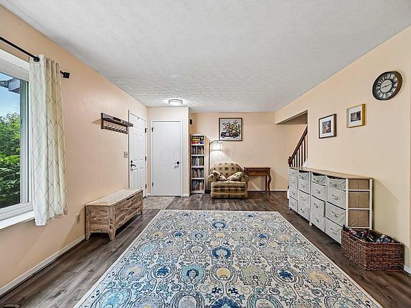 4th image of 569 Meadows Blvd