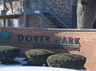 1505 S Canford Cliffs Dr APT 2B, Mount Prospect, IL 60056