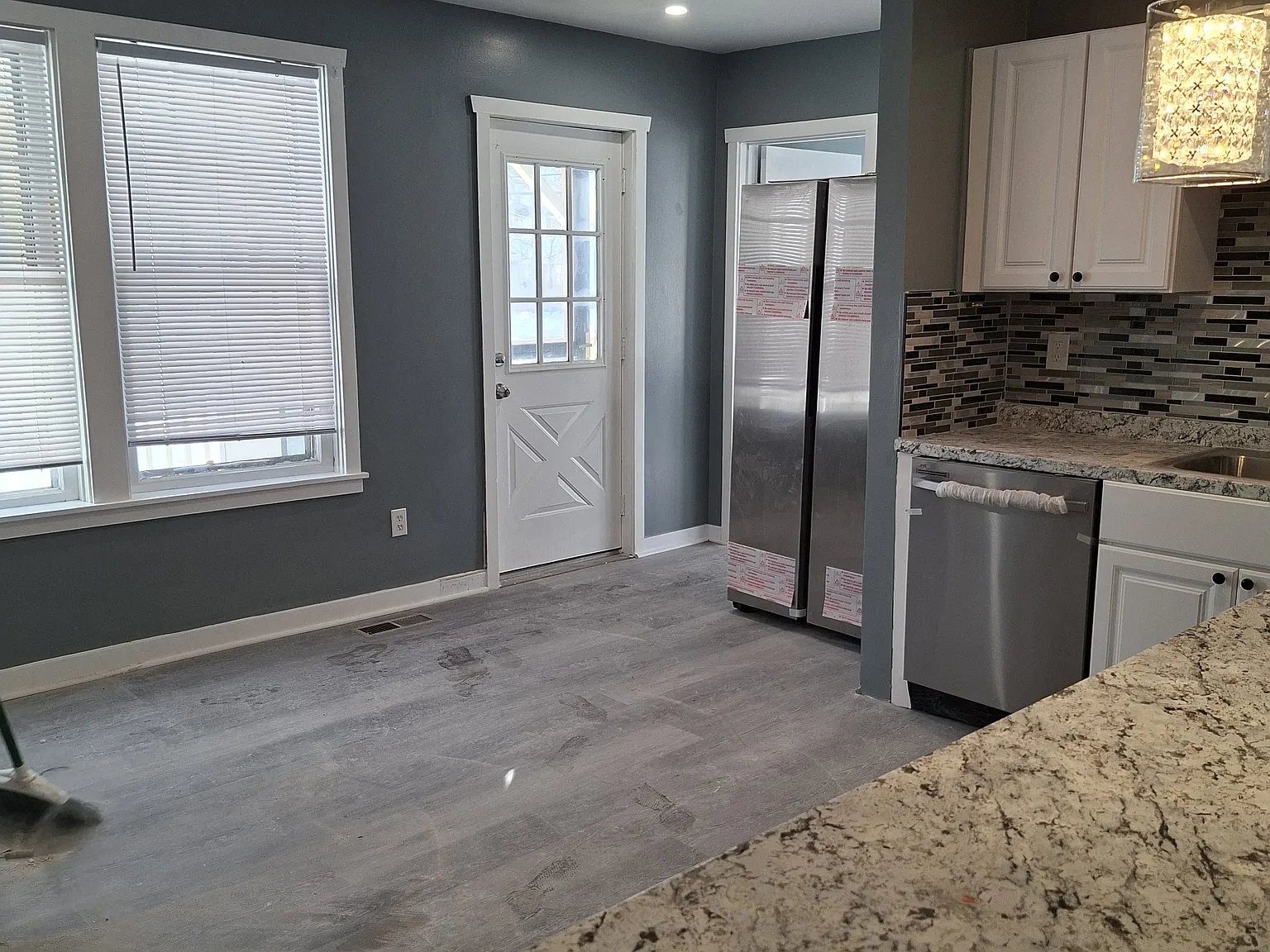 2 bed, 1000 sqft, $2,300 — Photo 4