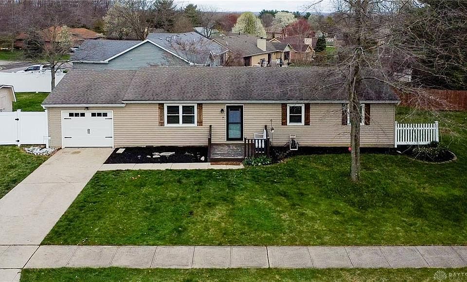 1st image of 794 Robindale Dr