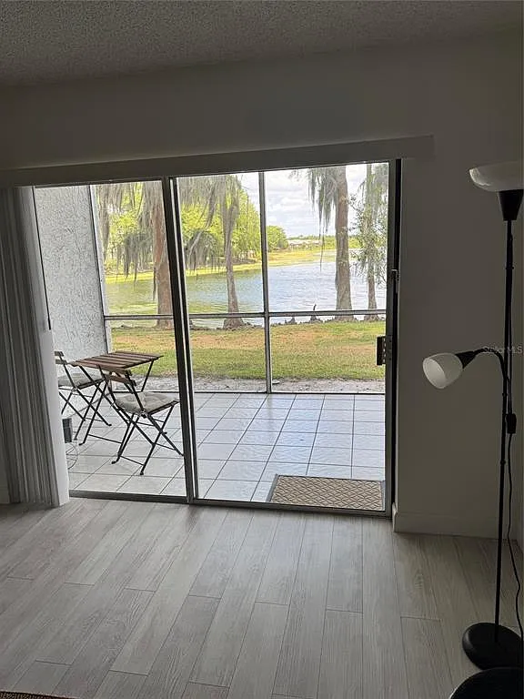 2 bed, 2.0 bath, 1248 sqft, $1,800 — Photo 4