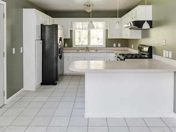 5th image of 7622 Lake Wood Dr