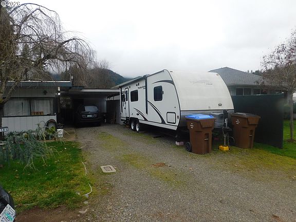 2nd image of 181 Ecklund St