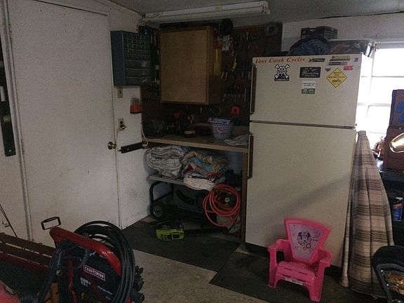 Shop Area Connected to Carpo