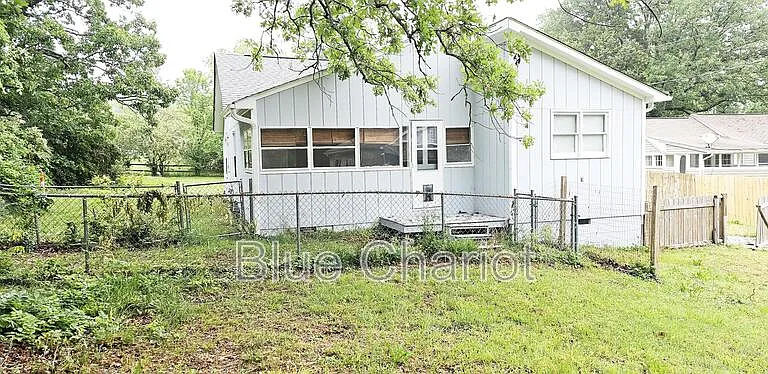 528 Short St — Photo 38
