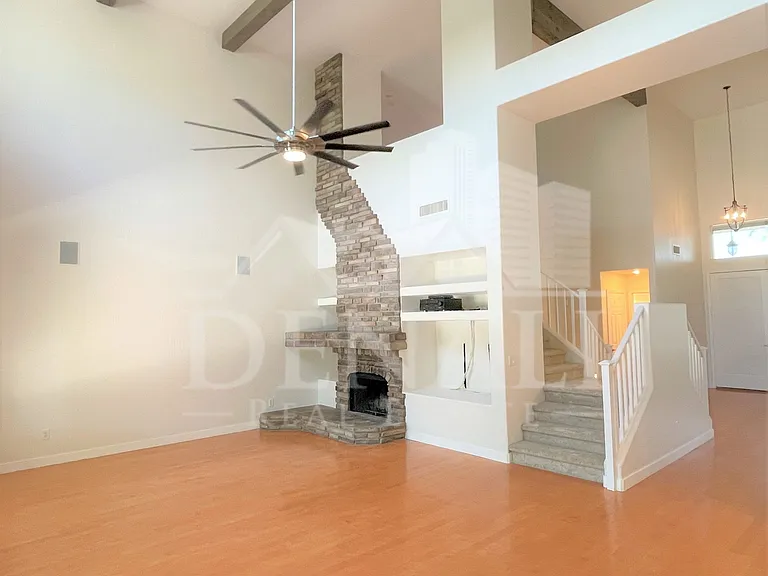 26623 N 44th St — Photo 8