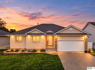 16228 Heather St, Omaha, NE 68136