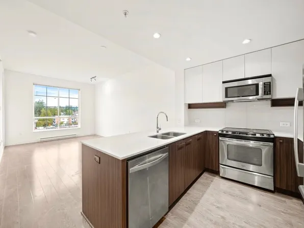 608 Como Lake Ave #416, Coquitlam, BC V3J 0B2