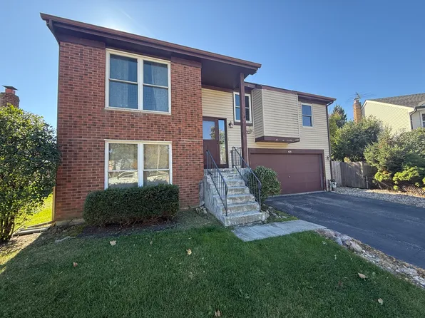 425 Beechwood Dr, Westmont, IL 60559