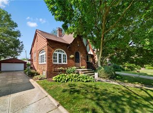 15105 Merrimeade Dr, Cleveland, OH 44111