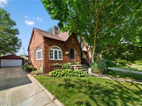 15105 Merrimeade Dr, Cleveland, OH 44111