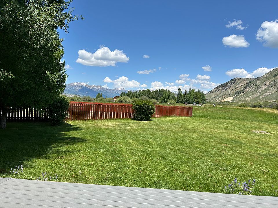 1st image of 1505 W Percheron Dr