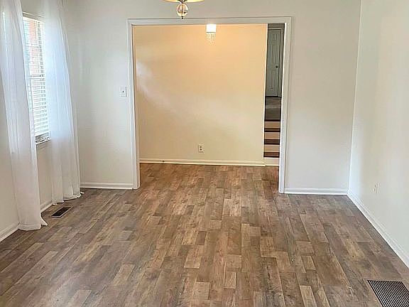 5th image of 1327 5th Ave SW