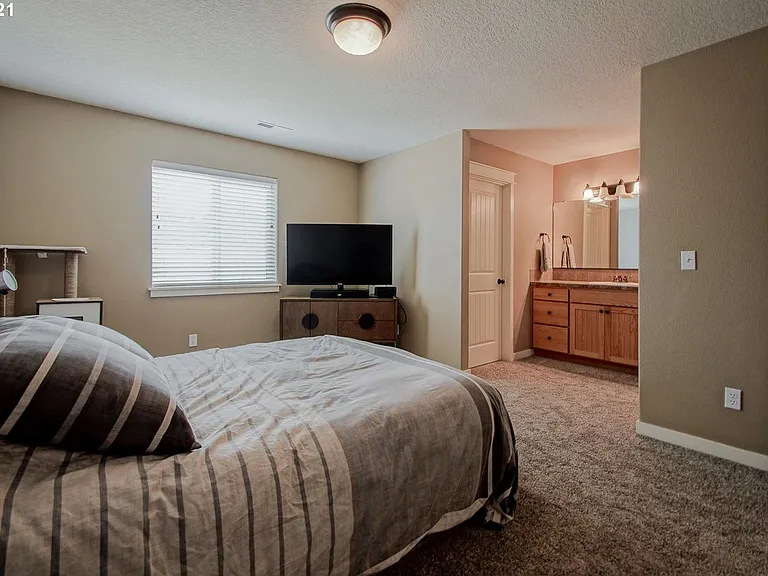 568 Donna Dr — Photo 22
