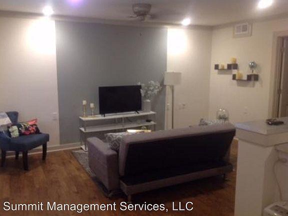 3rd image of 1304 Elliott Dr APT 201