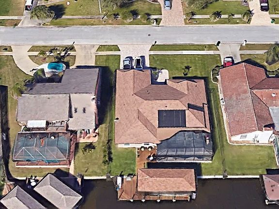 5th image of 225 Madrid Ct