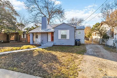410 S Park Blvd Photo 1