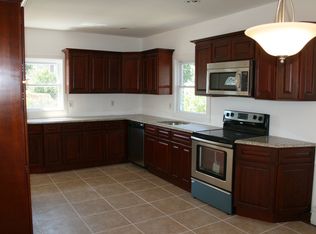 3 Birch Pl, Farmingdale, NY
