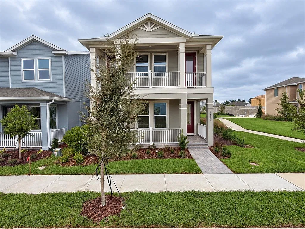 4 bed, 3.5 bath, 2428 sqft, $3,650 — Photo 2