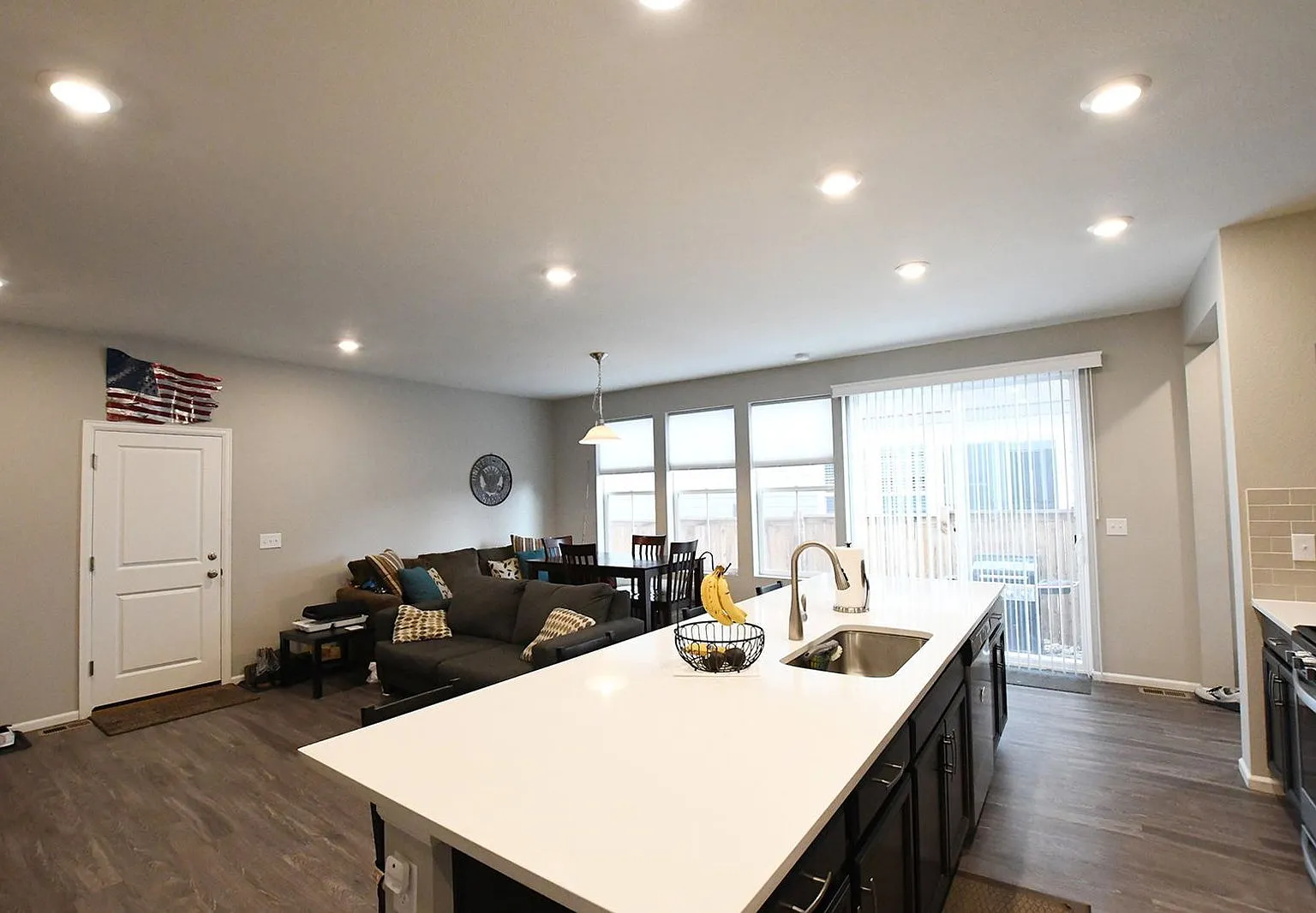 4 bed, 3.5 bath, 3120 sqft, $3,495 — Photo 2