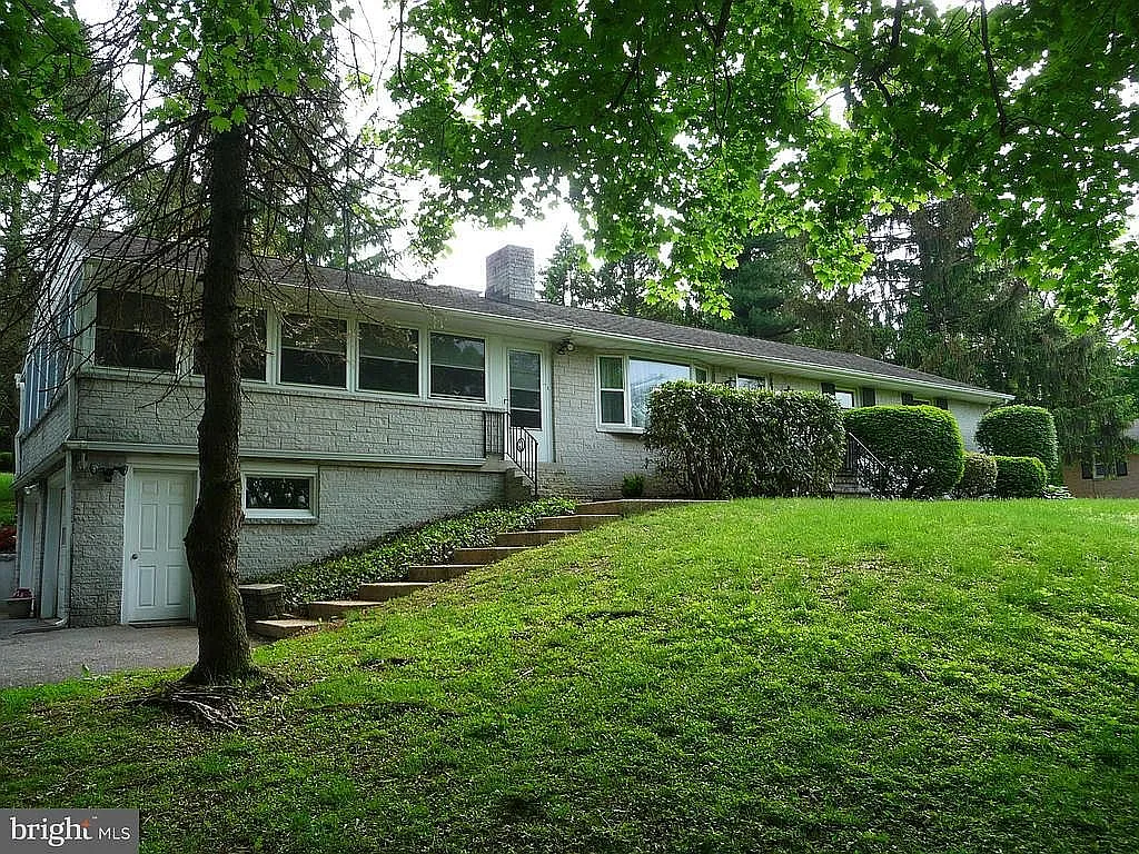 1217 Nissley Rd photo 1